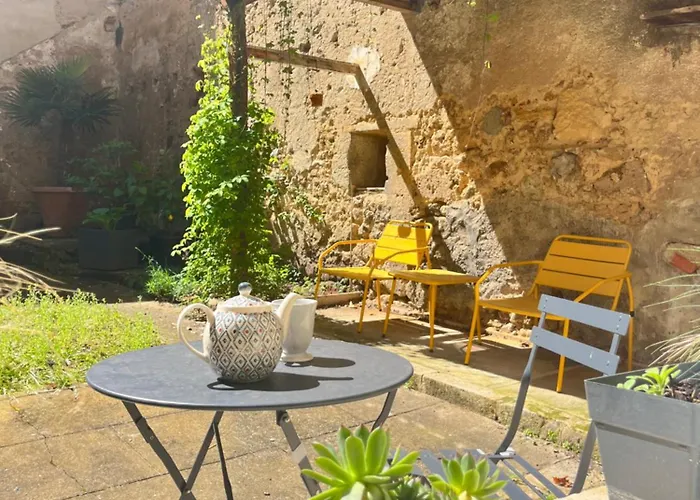 Maison Des Chevilles